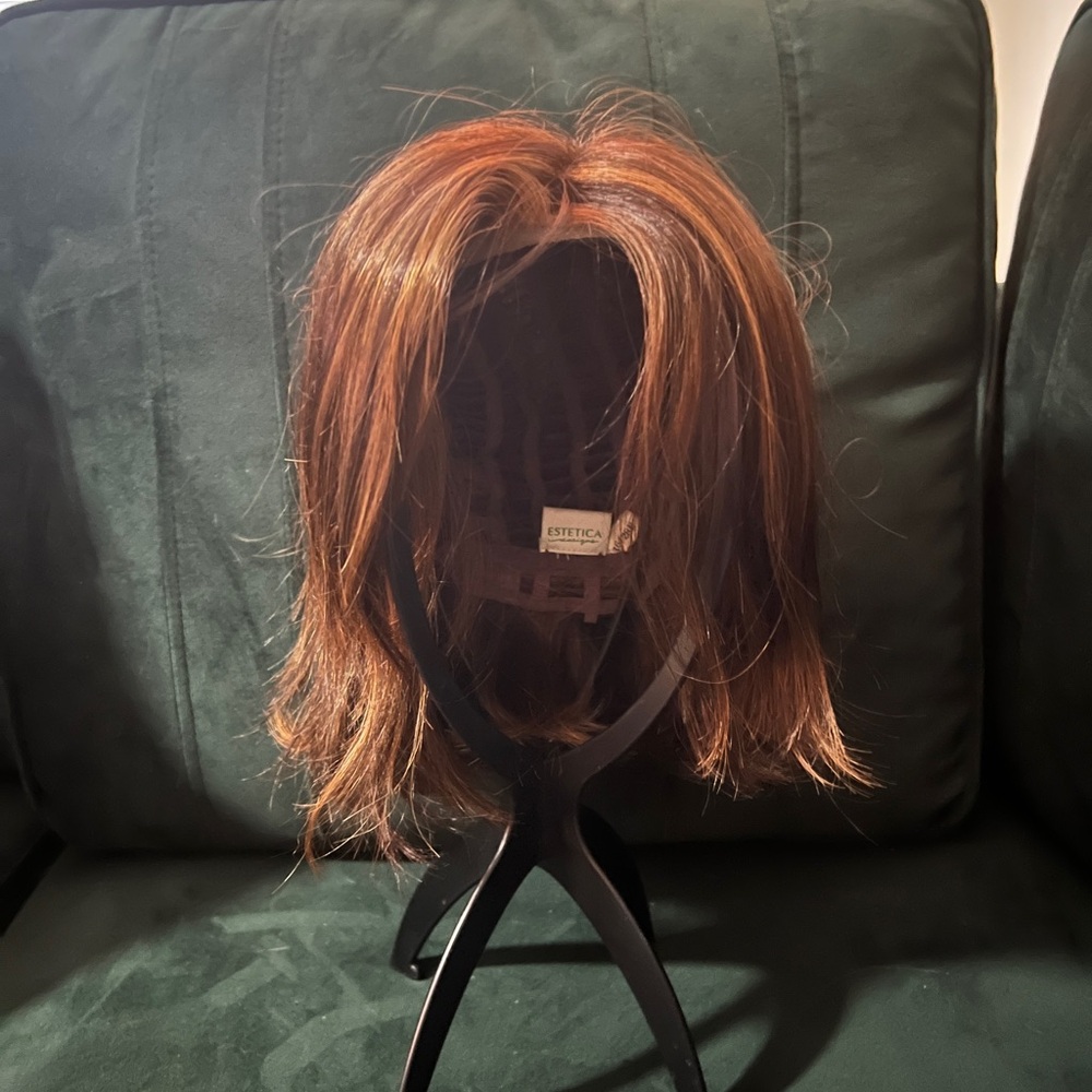 Estetica wig
Name: Sage  Color: R6//28F
Worn only in trying on at home.